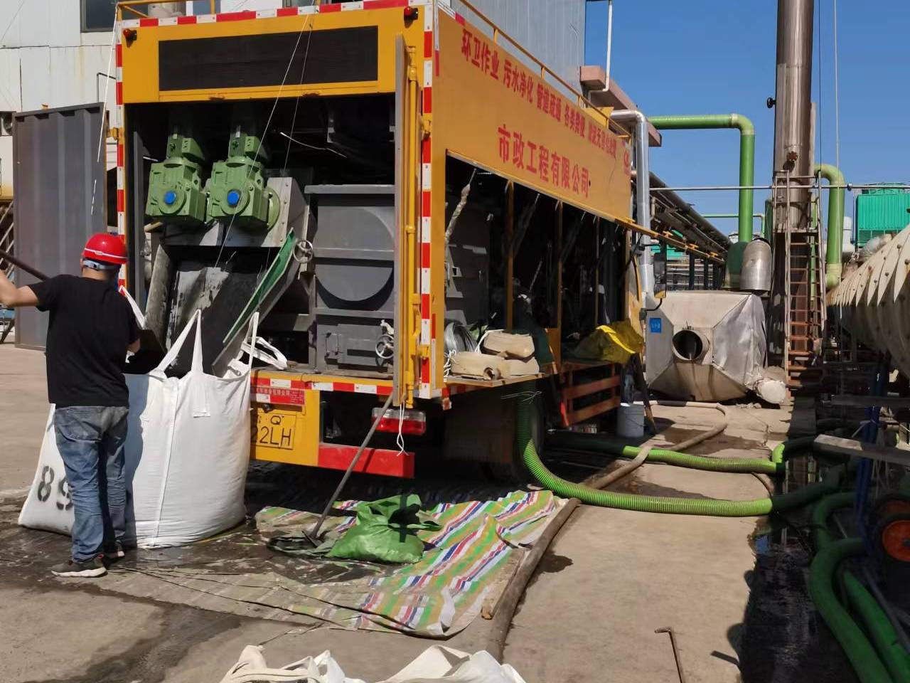 高州淤泥压干处理